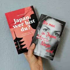 Zwei Bücher über Japan: "Japan, wer bist du?" und "Wie man in Japan Ninja wird". Ein guter Japan Knigge für Reisende.