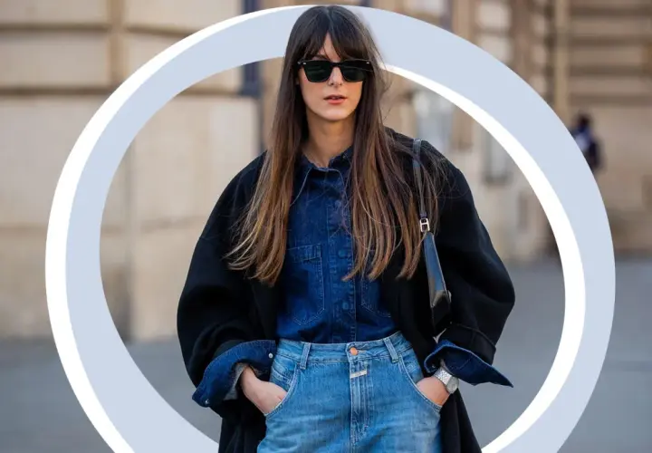 Frau im lässigen Denim-Look: Jeans mit Hemd kombinieren Herren ist hier als Inspiration für Damen.