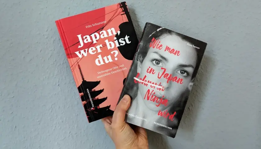 Zwei Bücher über Japan: "Japan, wer bist du?" und "Wie man in Japan Ninja wird". Ein guter Japan Knigge für Reisende.