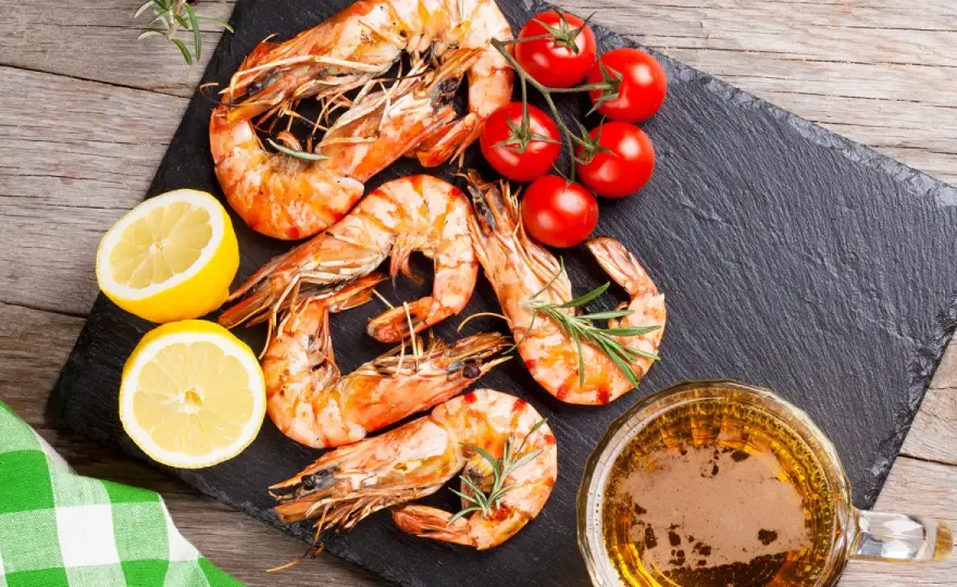 Kleine Garnelen richtig essen - Tischmanieren & Tipps