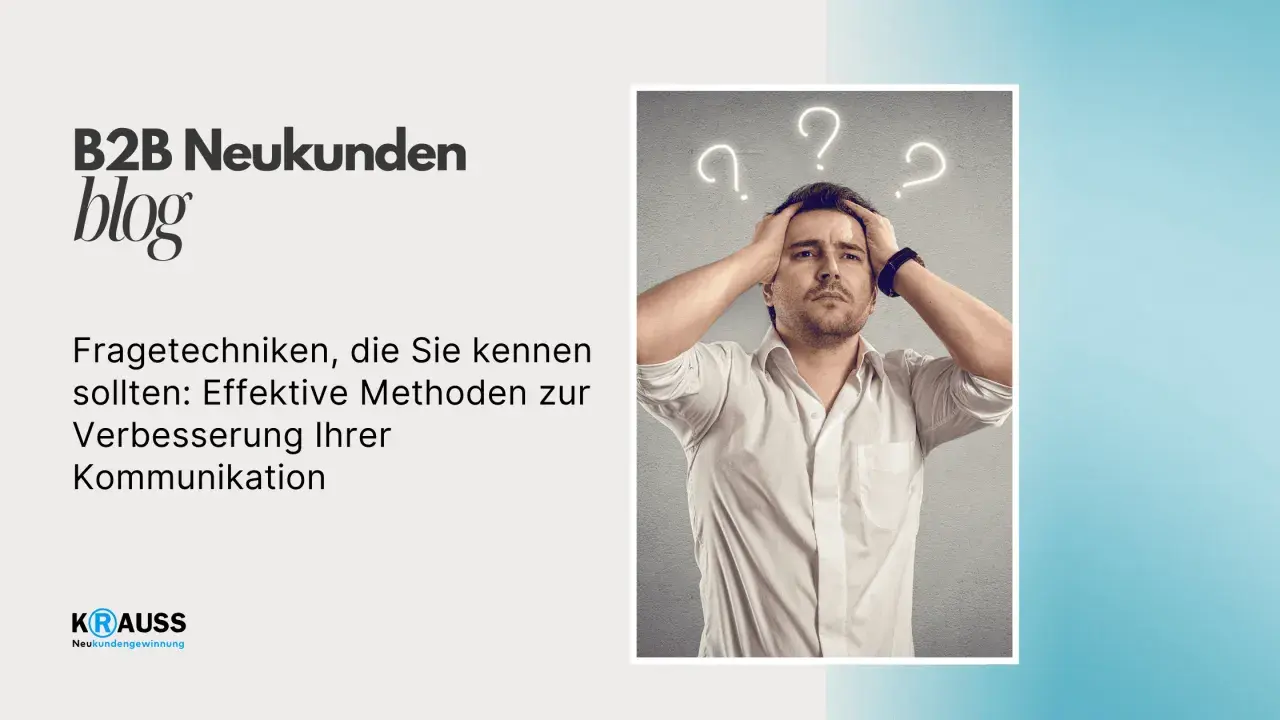 Mann mit Fragezeichen über dem Kopf, der sich an die Stirn greift. Der Text spricht über fragetechniken kommunikation.